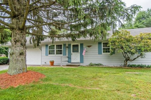 33 Junior Ave, Killingly, CT 06239 exterior