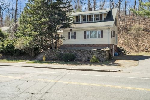 428 Lake Ave, Worcester, MA 01605 exterior