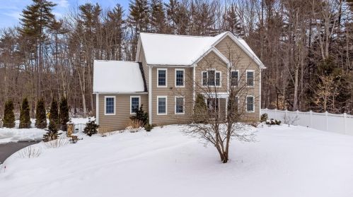 15 Arlington Dr, Dover, NH 03820 exterior