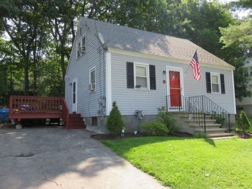 26 Fox Hill Rd, Billerica, MA 01821 exterior