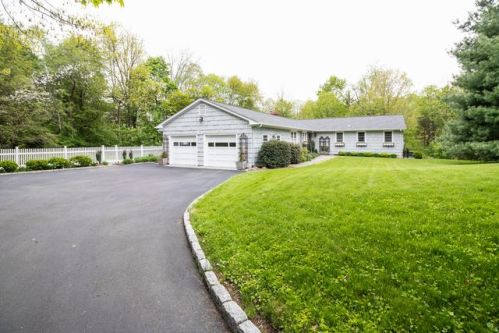 32 High View Ter, New Canaan, CT 06840 exterior