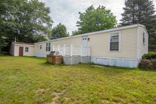 16 Stoneledge Rd, North-Hampton, NH 03862 exterior