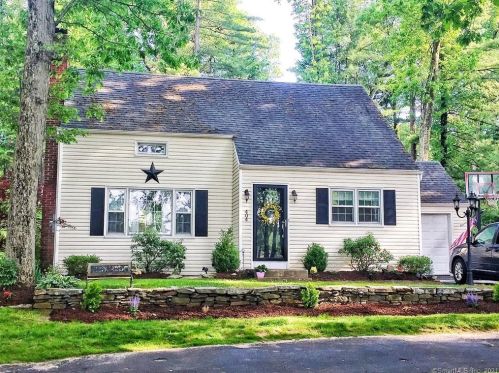 404 Neipsic Rd, Glastonbury, CT 06033 exterior