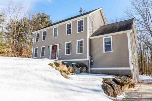 212 Mount Delight Rd, Deerfield, NH 03037 exterior