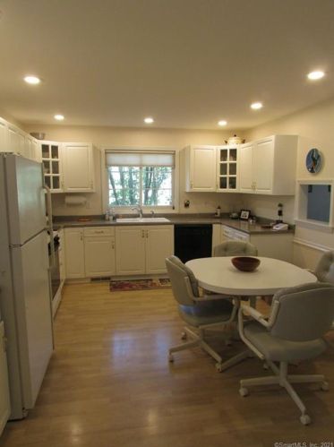 50 Elizabeth Cir, Sandy Hook, CT 06482 exterior