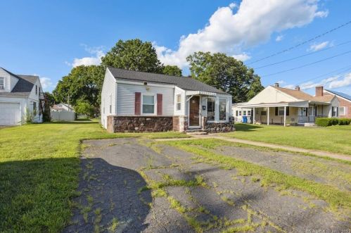 21 Newton Ave, Plainville, CT 06062 exterior