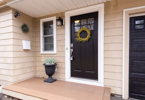 8 Thomas Rd, Lynnfield, MA 01940 exterior