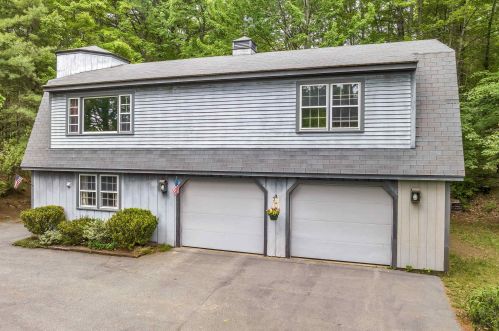 10 Pine Hill Rd, Henniker, NH 03242 exterior