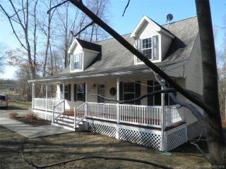 33 High Meadow Dr, Plainfield, CT 06374 exterior