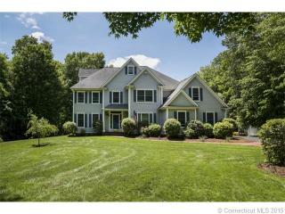 21 Eska Dr, Gales Ferry, CT 06339 exterior