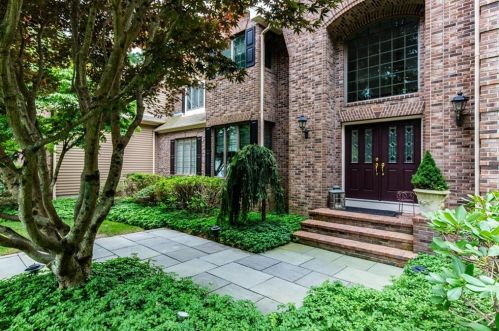 1 Clauson Ct, East Greenwich, RI 02818 exterior