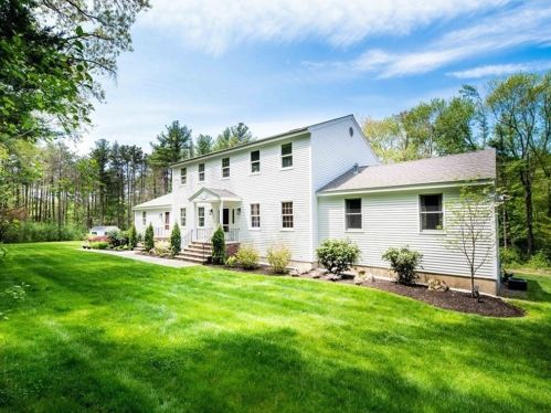 41 Surrey Ln, Topsfield, MA 01983 exterior