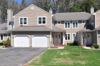 268 Castlewood Dr, Bloomfield, CT 06002 exterior