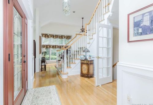 22 Hawley Ln, Upper-Stepney, CT 06468 exterior