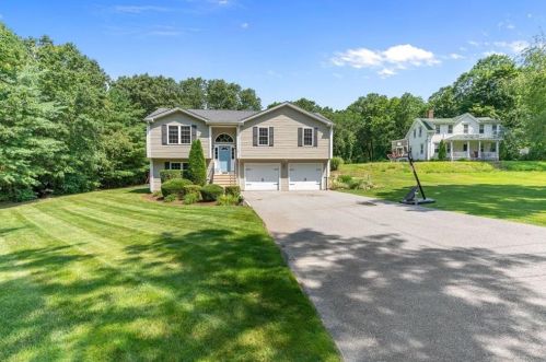 12 Potter Ct, Coventry, RI 02816 exterior
