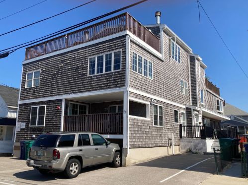 13 Atlantic Ave, Hampton Beach, NH 03842 exterior