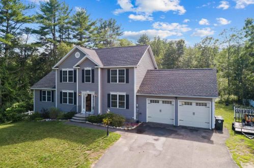 261 Dunbarton Rd, Goffstown, NH 03045 exterior