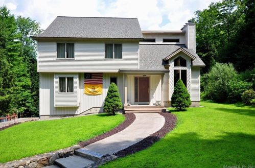 26 Ruth Cross Rd, Colbrook, CT exterior