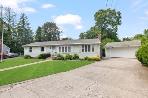 20 Crocus St, Warwick, RI 02886 exterior