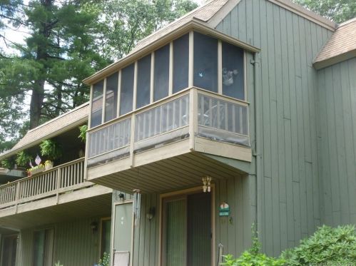 15 Village Rd, Southington, CT 06489 exterior
