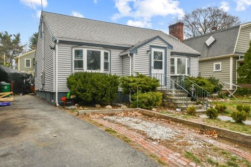 87 Charlemont St, Newton, MA 02461 exterior