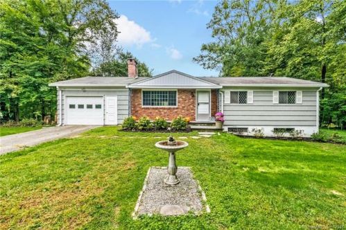 72 Langstroth Dr, Ridgefield, CT 06877 exterior