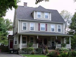 42 Oakland Ave, Newton, MA 02466 exterior