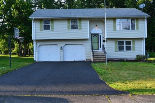 18 Burnap Rd, Windsor-Locks, CT 06096 exterior