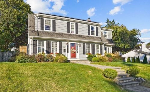 25 Ledge Rd, East Greenwich, RI 02818 exterior