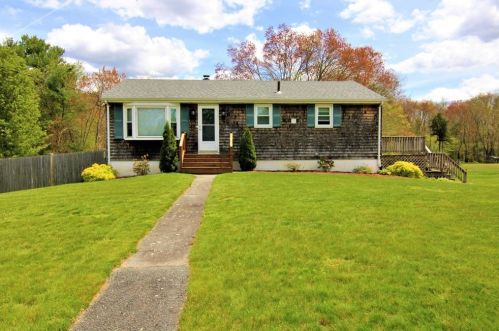 437 Main St, Raynham, MA 02767 exterior