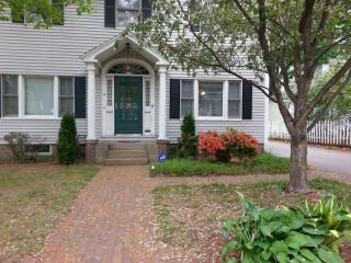 6 Ayer St, Nashua, NH 03064 exterior