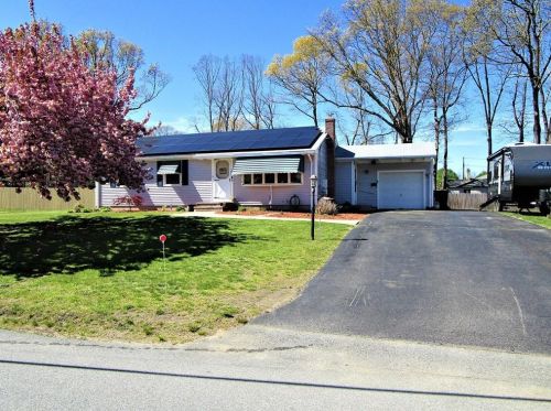 163 Kingswood Rd, North-Kingstown, RI 02852 exterior