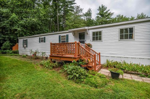 10 Roland Dr, Allenstown, NH 03275 exterior