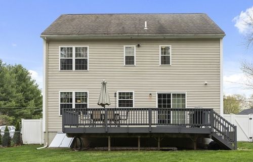 17 Oneida St, Methuen, MA 01844 exterior