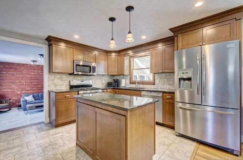 14 Hoover Ln, Enfield, CT 06082 exterior