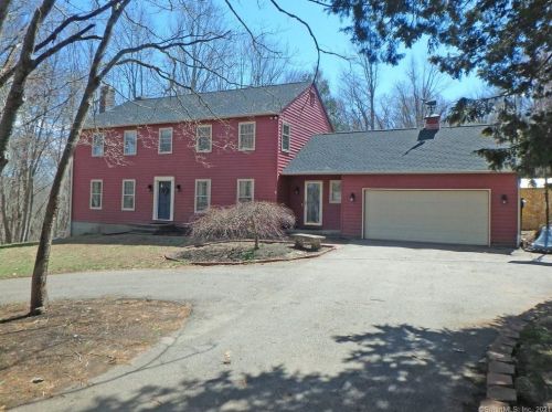 26 Coachman Pike, Gales Ferry, CT 06339 exterior