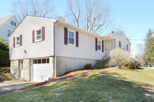 99 Pakachoag St, Auburn, MA 01501 exterior