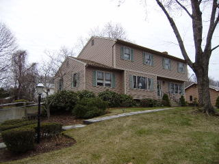 14 Wildflower Dr, Milford, CT 06460 exterior