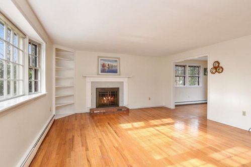 8 Ellens Way, Harwich, MA 02645 exterior
