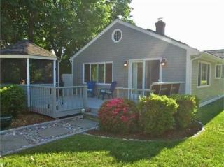 120 Charlestown Beach Rd, Charlestown, RI 02813 exterior