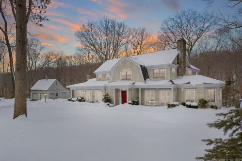 48 Powder Horn Hill Rd, Wilton, CT 06897 exterior