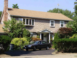 811 Watertown St, Newton, MA 02465 exterior