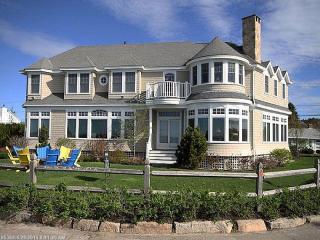 81 Beach Ave, Kennebunk, ME 04043 exterior