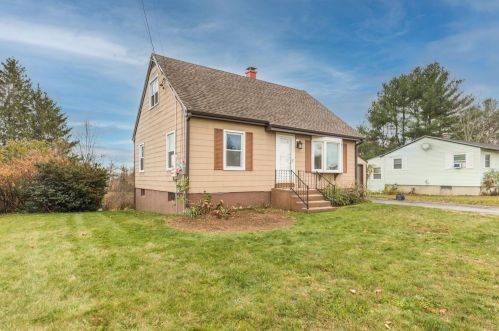 27 Applevale Dr, Dover, NH 03820 exterior