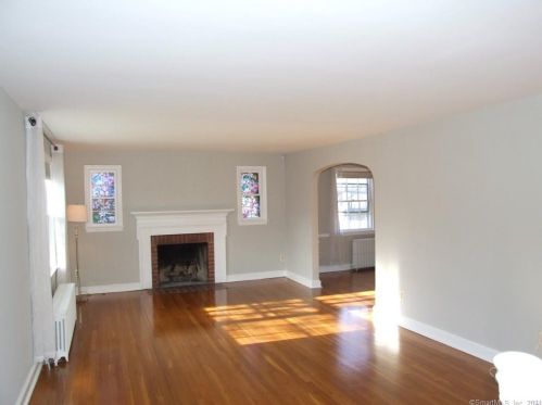 58 Pierce Ave, Bridgeport, CT 06604 exterior