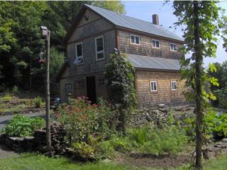 1862 Twin Pond Rd, Brookfield, VT 05036 exterior