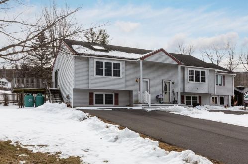 1 Lancelot Dr, Derry, NH 03038 exterior