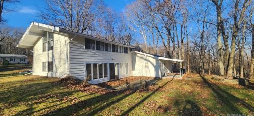 6 Lyrical Ln, Sandy Hook, CT 06482 exterior