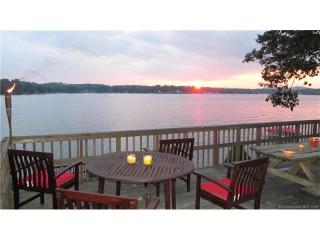 273 Shore Rd, Morris, CT 06763 exterior