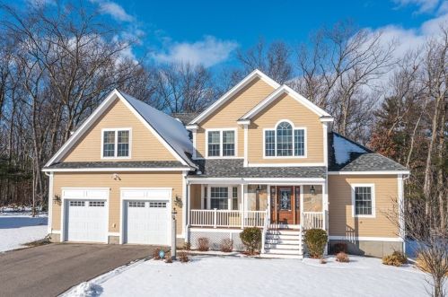 24 Brentwood Dr, Dracut, MA 01826 exterior
